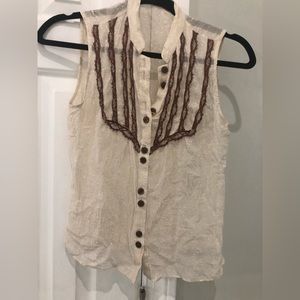Elegant sleeveless blouse